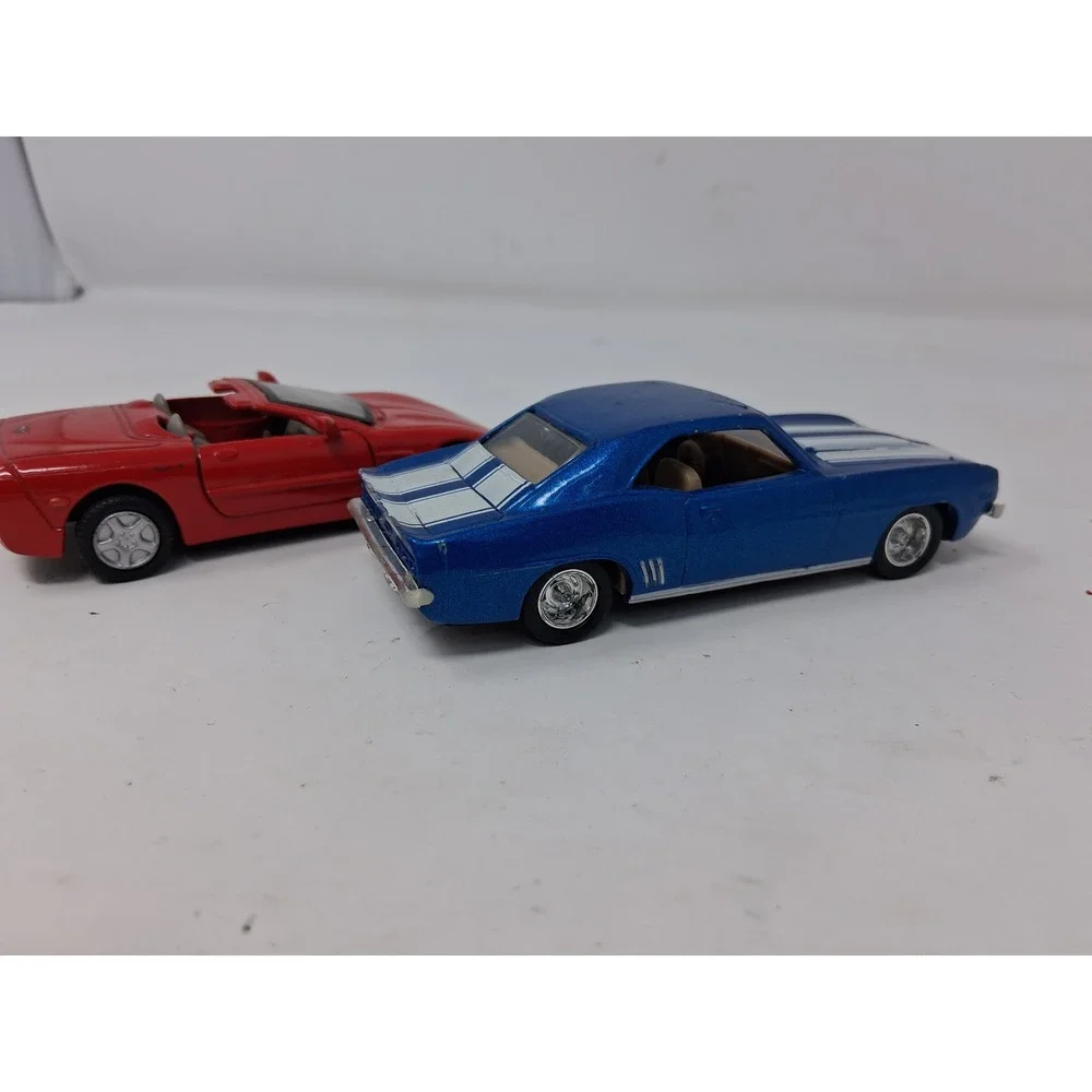 Ertl 1969 Camaro Z28 Blue & 1998 Corvette Red 1:43 Diecast Model Car Lot. W